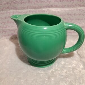Fiestaware vintage original light green ice lip piture